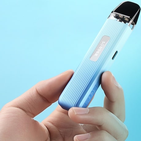 Geekvape Sonder Q Vape Pod in hand